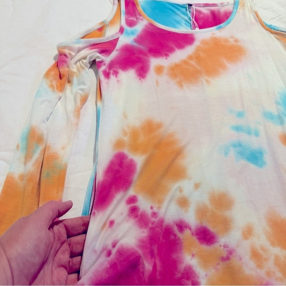 Summer Dress with Cold Shoulders - Large - Picture 3 of 4